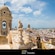 El campanario de una catedral histórica